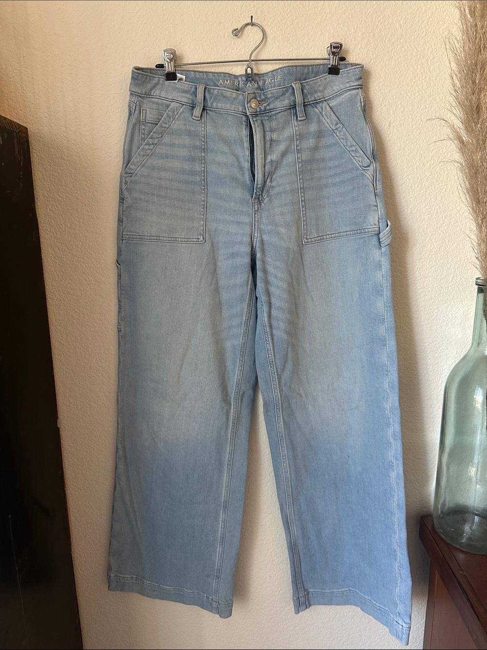 American Eagle Outfitters Light Wash Wide-Leg Jeans